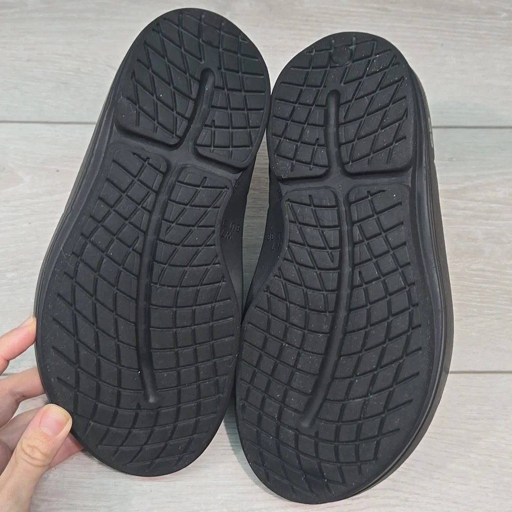 OOFOS Metallic Silver Slide Clogs - Picture 10 of 11